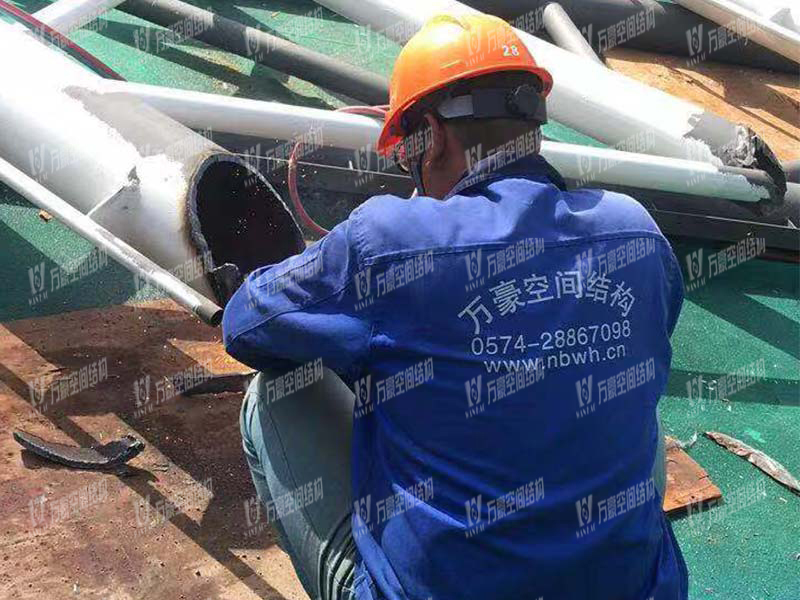寧波(鄞州)網球中心遮陽棚膜結構工程二期項目施工中 寧波(鄞州)網球中心遮陽棚膜結構工程二期項目施工中