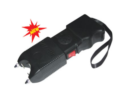 自衛電擊強光手電筒好不好？